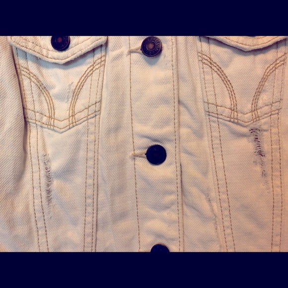 Hollister, women’s distressed denim jacket - Picture 3 of 7